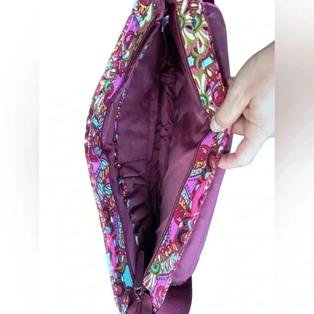 Vera Bradley essential messenger bag resort medallion